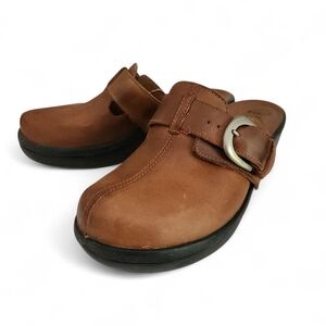 Crocs Cobbler Buckle Brown Leather Clog Mules Women's size 7